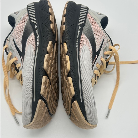 Brooks Women’s Adrenaline GTS 22 Black Gray Athletic Gym Sports Shoes Size 8 - Picture 6 of 10